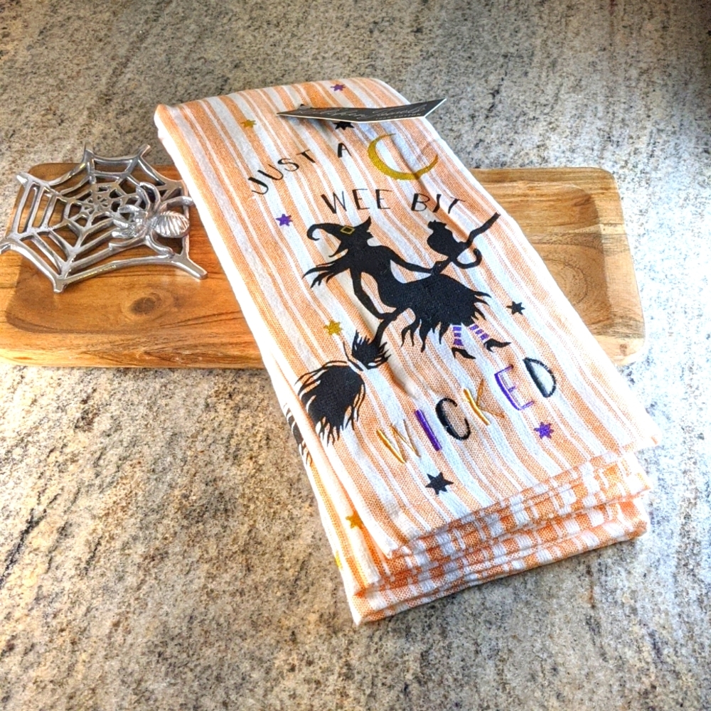 Halloween Wicked Witch Dish Towels. Set of 2. 100% Cotton. NWT Kitchen Linen.